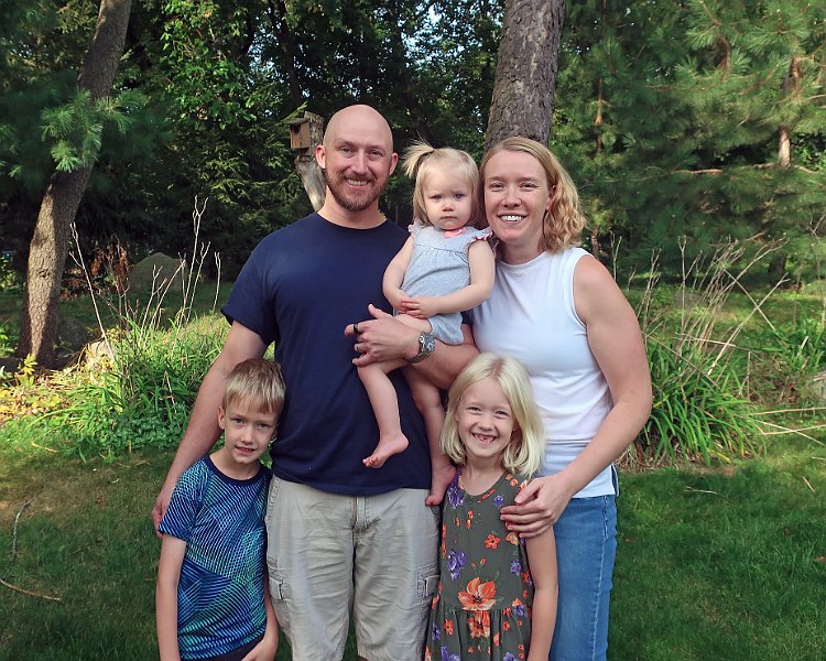 SC2024-Sean and Jessie Family Sept 2024